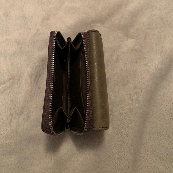 Roots Trifold Clutch Wallet - Picture 4 of 6